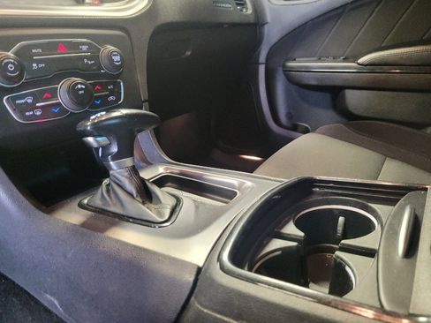 Used 2020 Dodge Charger SXT w/ Blacktop Package image 26