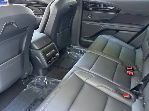 New 2026 Lincoln Nautilus Premier AWD/4WD image 9