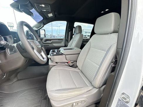 Used 2025 GMC Sierra 2500 SLE w/ SLE Value Package; AWD/4WD image 19