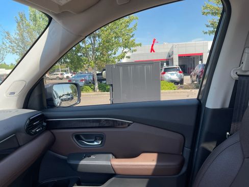 Used 2023 Honda Pilot Elite image 22