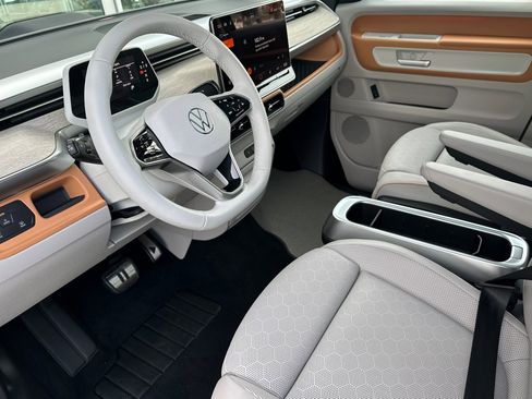 New 2025 Volkswagen ID. Buzz 1st Edition image 8