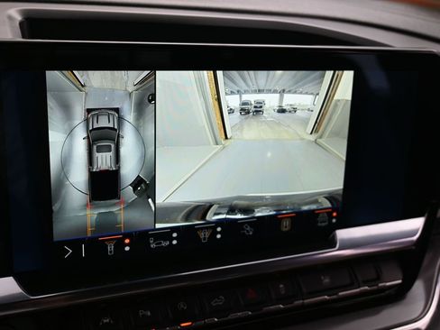 Used 2024 Chevrolet Silverado 1500 High Country image 25