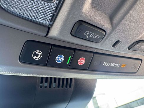 Used 2025 GMC Sierra 1500 SLT AWD/4WD image 35