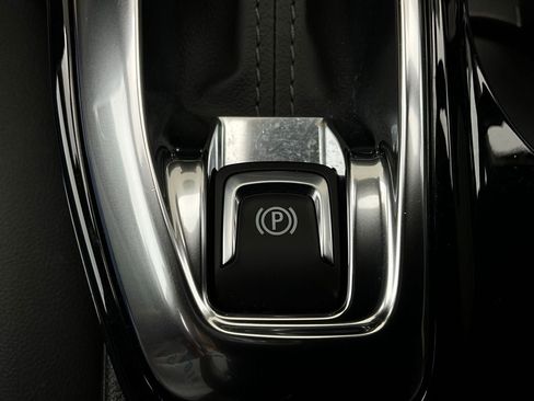 Used 2025 Chevrolet Trax LT image 21