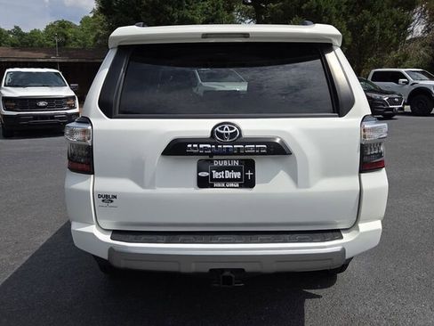 Used 2022 Toyota 4Runner TRD Off-Road AWD/4WD image 13