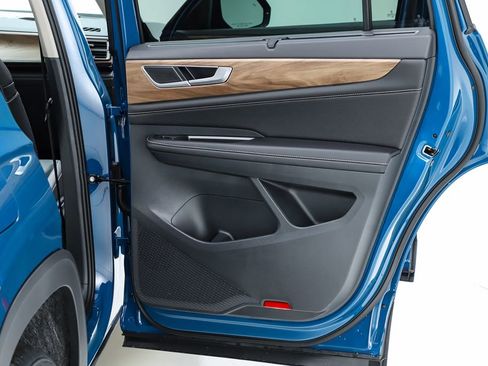 New 2026 Volkswagen Atlas SE image 70