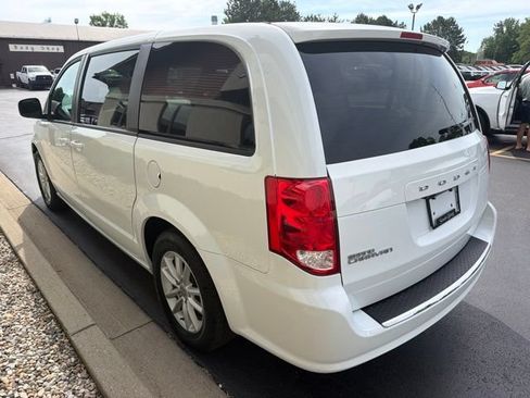 Used 2020 Dodge Grand Caravan SE FWD image 8