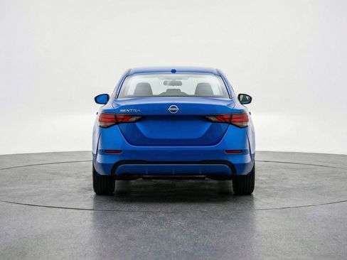 Used 2025 Nissan Sentra SV image 7