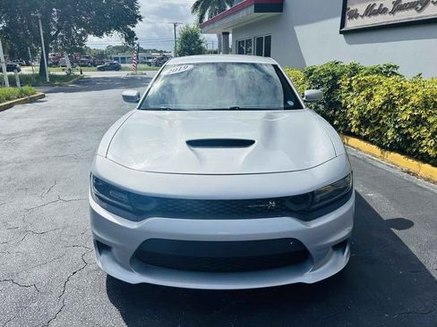 Used 2019 Dodge Charger Scat Pack w/ Plus Group image 4