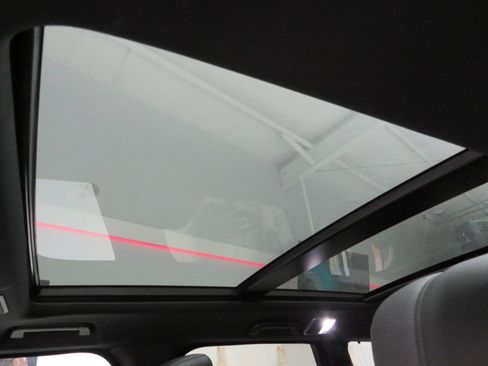 Used 2021 Land Rover Range Rover Sport HST image 27