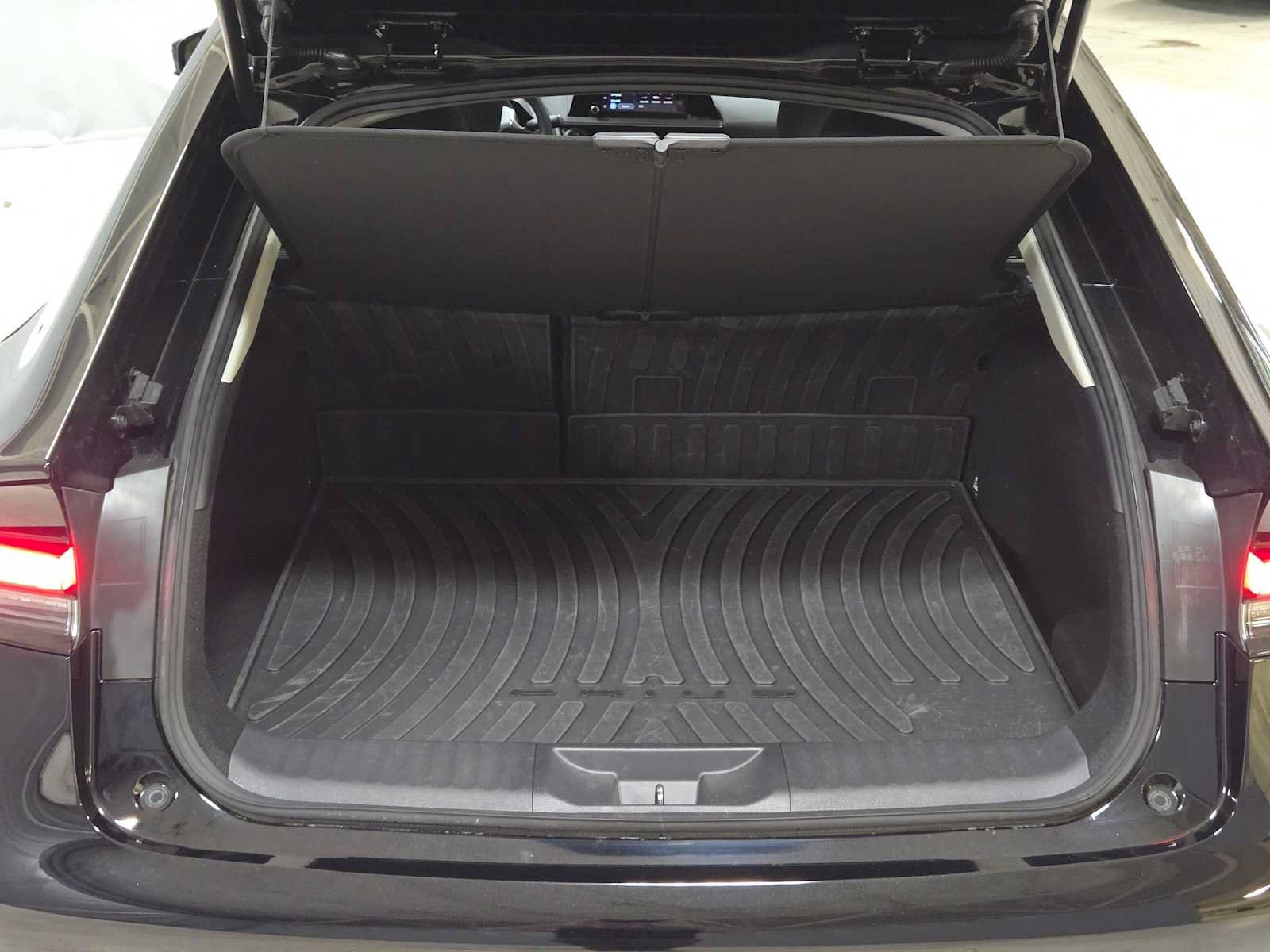 Used 2025 Toyota Prius Plug-In Hybrid FWD image 14