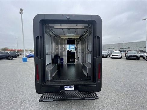 New 2025 Chevrolet Brightdrop 400 image 27