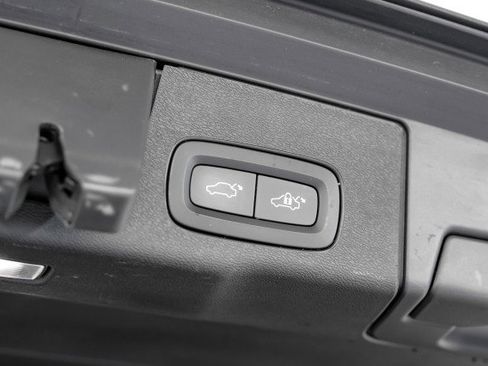 Used 2021 Volvo XC60 T8 Inscription Expression w/ Advanced Package image 51