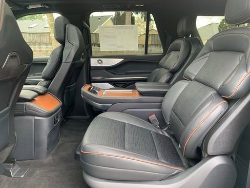 New 2026 Lincoln Navigator L Black Label AWD/4WD image 18