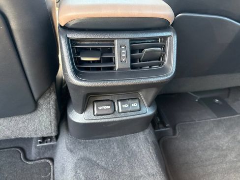 Used 2022 Lexus ES 300h Ultra Luxury w/ Accessory Package 2 FWD image 18