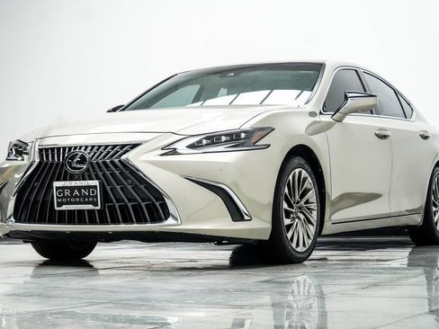 Used 2022 Lexus ES 350 Ultra Luxury w/ Accessory Package 2 FWD image 9