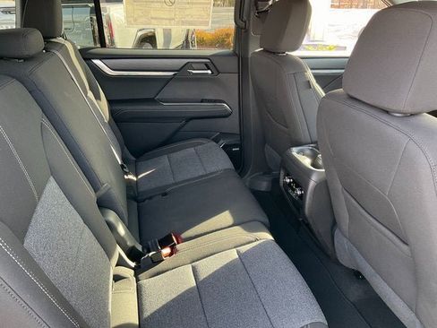 New 2025 GMC Acadia Elevation image 17