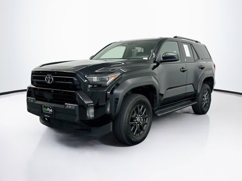 Used 2025 Toyota 4Runner SR5 AWD/4WD image 3