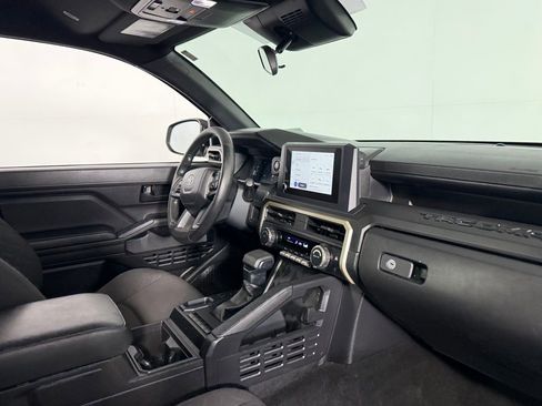 Used 2024 Toyota Tacoma SR image 22