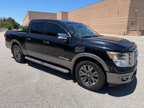 Used 2017 Nissan Titan Platinum Reserve RWD image 38