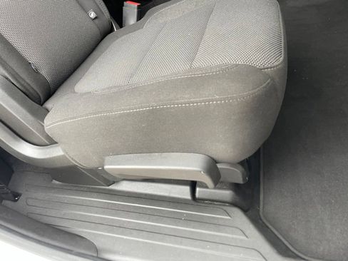 Used 2023 Chevrolet Traverse LT FWD image 25