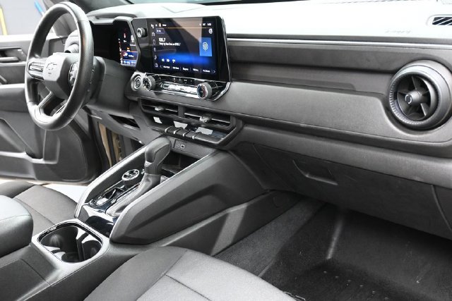 Used 2023 Chevrolet Colorado Trail Boss w/ LPO, Dark Essentials Package AWD/4WD image 33
