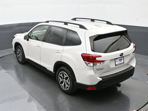 Used 2021 Subaru Forester Premium AWD/4WD image 35