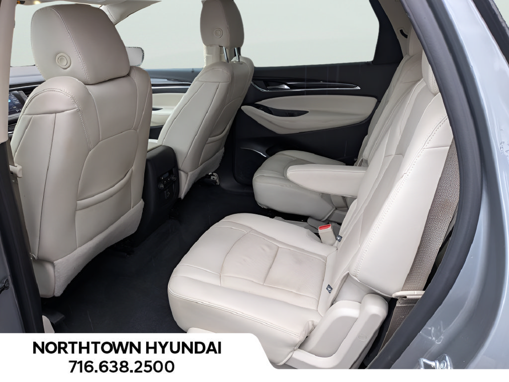Used 2024 Buick Enclave Essence AWD/4WD image 10