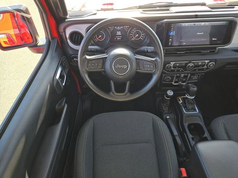 Used 2024 Jeep Gladiator Sport image 17