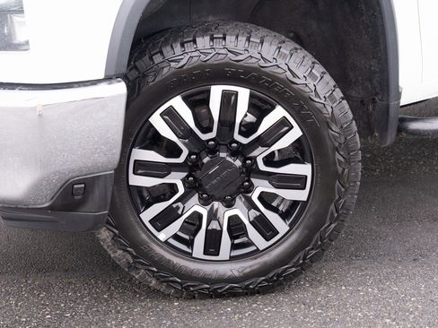 Used 2021 Chevrolet Silverado 2500 LT w/ Snow Plow Prep/Camper Package image 16