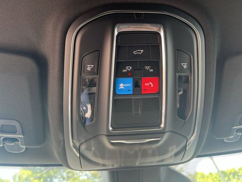 New 2025 Jeep Grand Cherokee Laredo w/ Luxury Tech Group I image 36