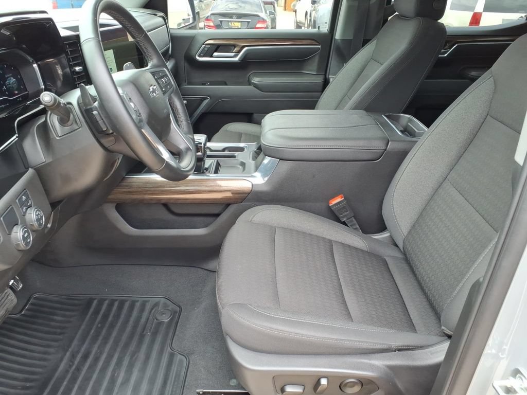 Used 2025 Chevrolet Silverado 1500 RST w/ Texas Edition Plus RWD image 16