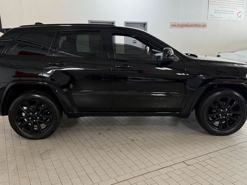 Used 2018 Jeep Grand Cherokee Altitude AWD/4WD image 7