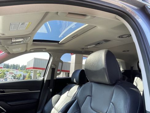 Used 2022 Kia Telluride EX w/ EX Premium Package AWD/4WD image 18