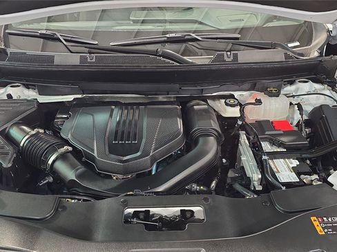 Used 2025 GMC Acadia Elevation image 25