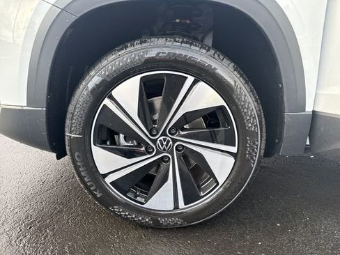 New 2026 Volkswagen Taos SE AWD/4WD image 23