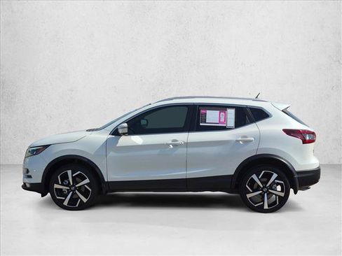 Used 2021 Nissan Rogue Sport SL w/ Premium Package FWD image 9
