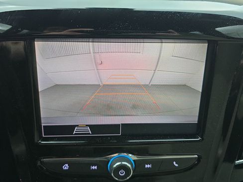 Used 2022 Chevrolet Traverse LS image 22