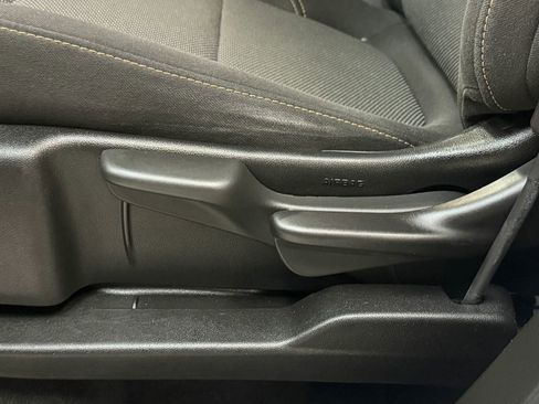 Used 2021 Chevrolet Traverse LS image 26