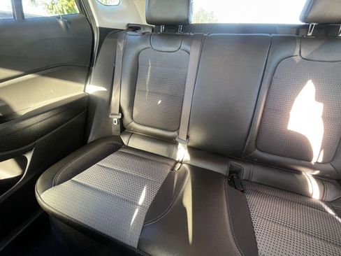 Used 2025 Chevrolet Trax LT w/ LT Convenience Package image 39