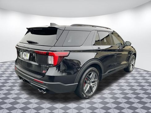 Used 2026 Ford Explorer ST AWD/4WD image 3