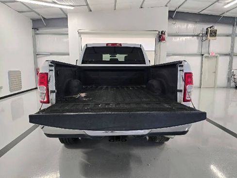 Used 2024 RAM 2500 Tradesman w/ Chrome Appearance Group AWD/4WD image 7