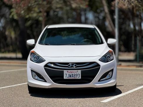 Used 2015 Hyundai Elantra GT FWD image 17