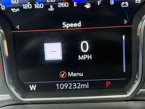 Used 2021 GMC Yukon Denali w/ Denali Premium Package RWD image 23