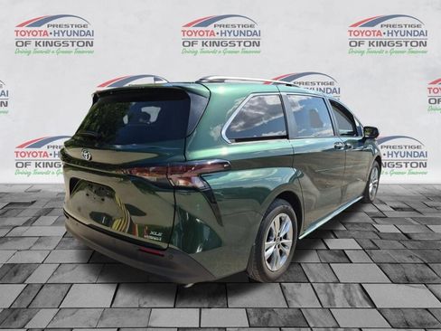 Used 2024 Toyota Sienna XLE w/ XLE Plus Package AWD/4WD image 3