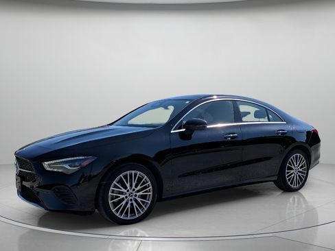 Used 2025 Mercedes-Benz CLA 250 image 2