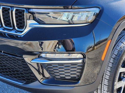 New 2025 Jeep Grand Cherokee Limited image 6