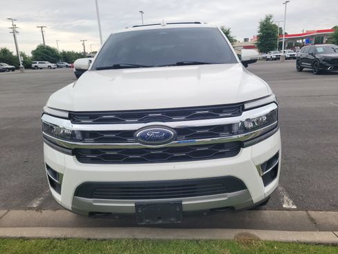 Used 2022 Ford Expedition Max Limited AWD/4WD image 2