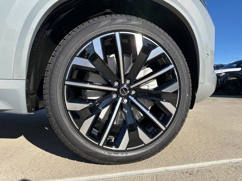 New 2026 Volvo XC90 B6 Plus w/ Protection Package Premier image 9