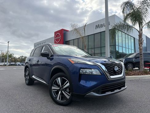 Used 2023 Nissan Rogue SL w/ SL Premium Package image 1